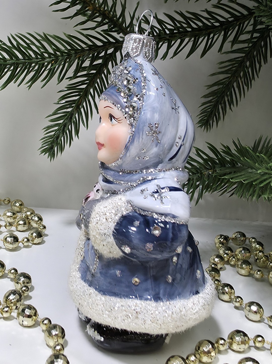 фото Стеклянная елочная игрушка Девочка снегурочка
